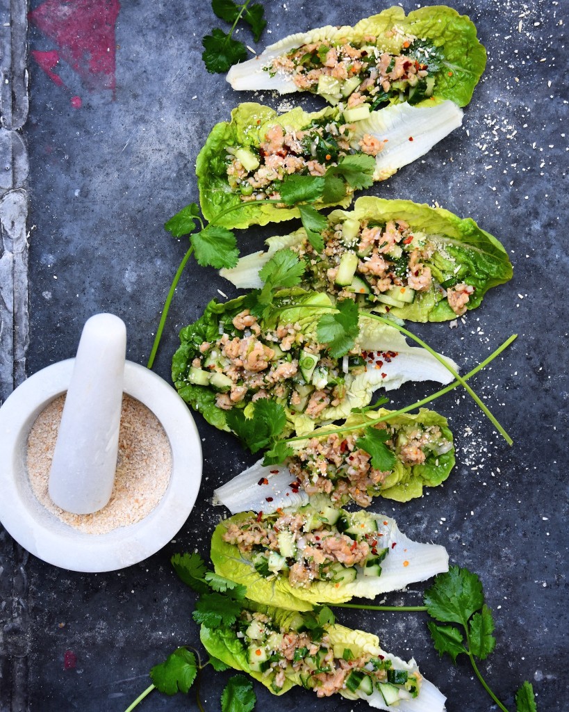 Larb Gai with ‘Roasted basmati rice crunch’ FoodDeco.nl